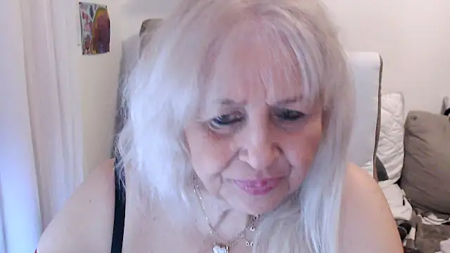 Snapshot of SusiLifeXXX chatting on December 2025 08:27:01 PM SusiLifeXXX online show from December 2025 08:27:01 PM