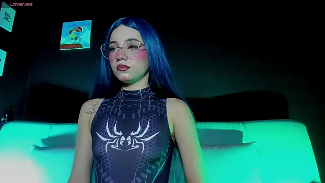 madiixwatson online show from January 2026 05:18:02 PM