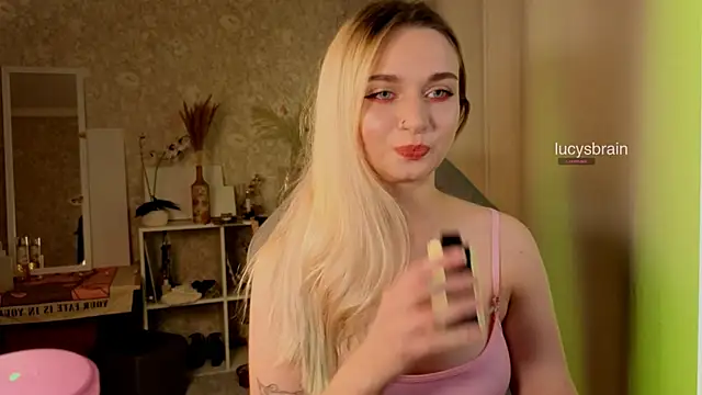 Snapshot of Lucyinthesheets chatting on October 2025 06:06:02 PM Lucyinthesheets online show from October 2025 06:06:02 PM