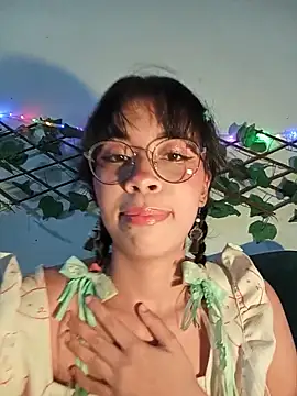 Snapshot of dolliette24 chatting on June 2026 03:53:01 AM dolliette24 online show from June 2026 03:53:01 AM