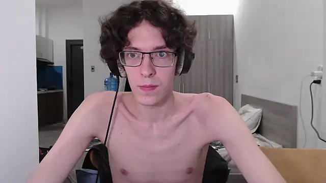 Snapshot of LovesomeCookie chatting on November 2025 07:37:01 PM LovesomeCookie online show from November 2025 07:37:01 PM