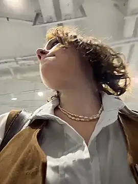 lucy-joy online show from September 2025 10:29:01 AM