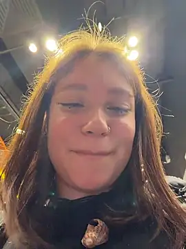 Snapshot of lucy-joy chatting on June 2026 10:18:02 AM lucy-joy online show from June 2026 10:18:02 AM