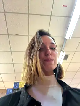 DollyTall online show from September 2025 09:20:02 AM