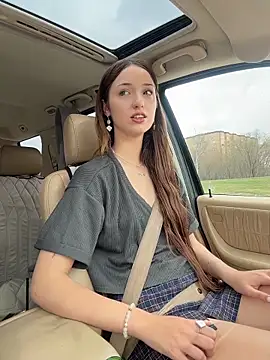 DollyTall online show from April 2026 07:48:02 AM