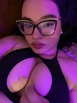 Snapshot of Emily_Taylor2 chatting on September 2025 03:33:02 AM Emily Taylor2 online show from September 2025 03:33:02 AM