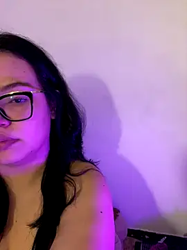 Snapshot of Emily_Taylor2 chatting on October 2025 01:53:02 AM Emily Taylor2 online show from October 2025 01:53:02 AM