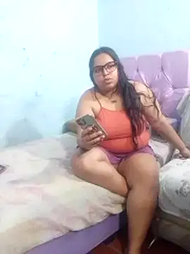 miroqui143 online show from February 2026 12:40:02 AM