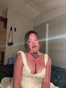 Amatrice X online show from July 2026 09:28:02 PM