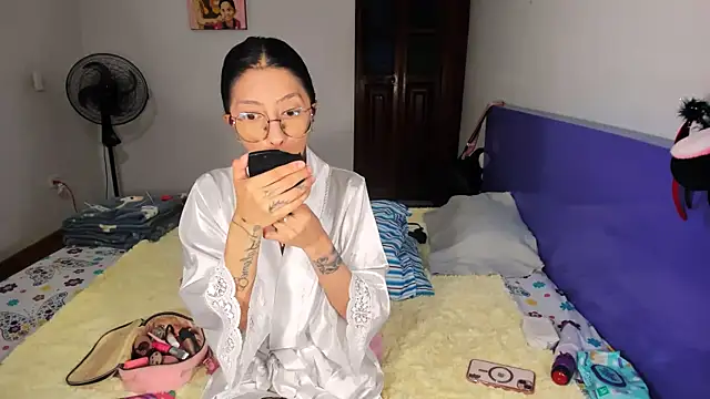 Anais lux online show from April 2026 11:27:02 PM