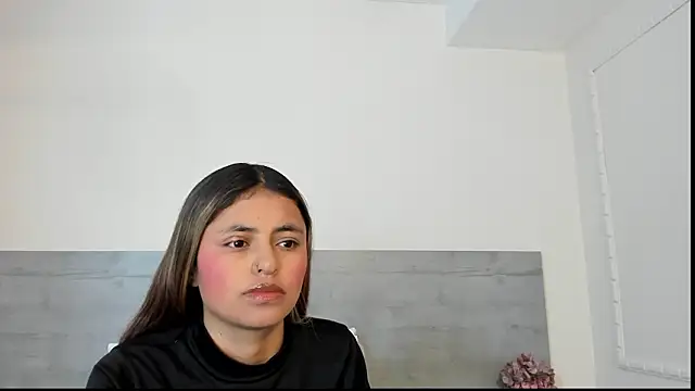 sunnyWhitee online show from March 2026 07:08:01 PM