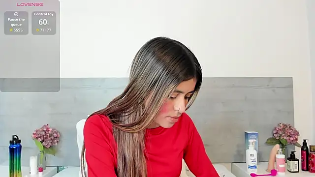 sunnyWhitee online show from April 2026 07:15:02 PM