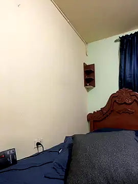 Snapshot of MaxDell chatting on September 2025 09:47:02 PM MaxDell online show from September 2025 09:47:02 PM