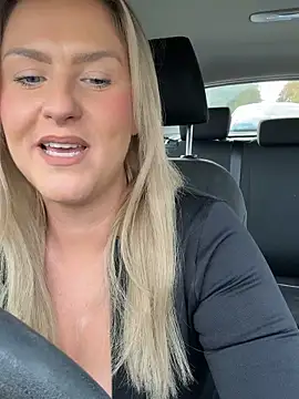 Charleigh xx online show from October 2025 03:00:01 PM