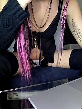 Volcaniiia online show from April 2026 02:20:01 PM