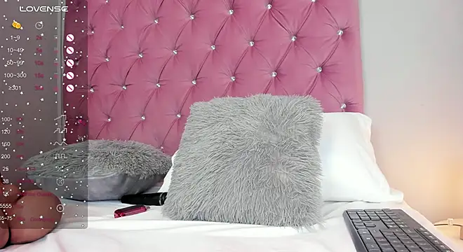 Snapshot of CapricornGirl_ chatting on September 2025 11:21:01 PM CapricornGirl online show from September 2025 11:21:01 PM