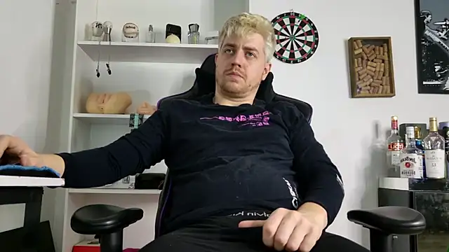 aaron nvk online show from April 2026 07:42:01 PM