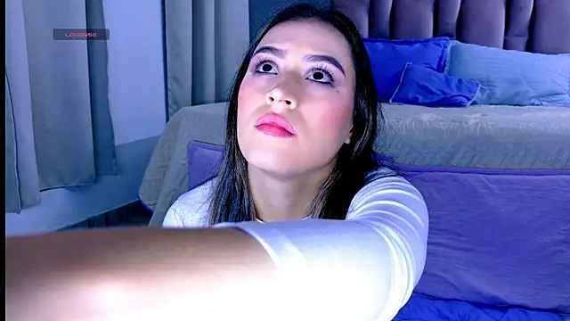 InnoocentLunaa online show from January 2026 05:57:01 AM