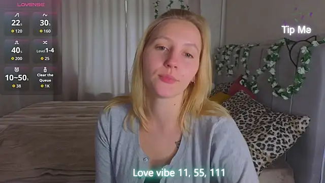Snapshot of Anna_Chelsea chatting on May 2026 01:03:01 AM Anna Chelsea online show from May 2026 01:03:01 AM