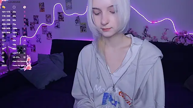 Megan--chan online show from November 2025 09:31:02 PM