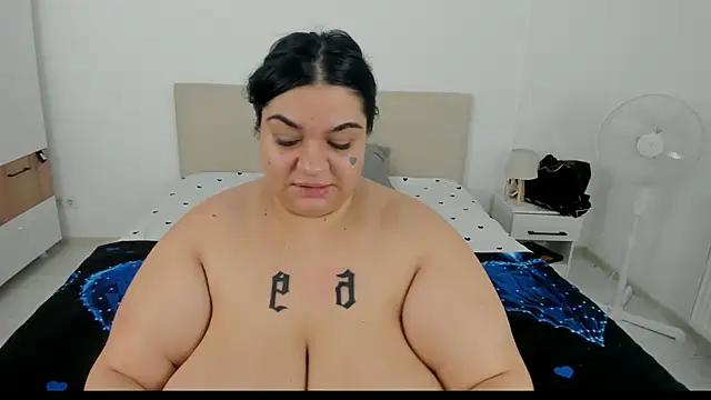 Snapshot of EvvaBBW chatting on September 2025 06:57:02 AM EvvaBBW online show from September 2025 06:57:02 AM