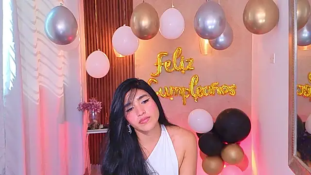 Lia Mar  online show from June 2026 07:07:01 PM
