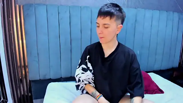 Snapshot of _Hannah_Hot chatting on February 2026 02:43:02 AM Hannah Hot online show from February 2026 02:43:02 AM