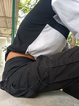 OmeningFurorji online show from October 2025 05:52:01 AM