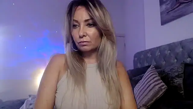 AngeleyesUK online show from September 2025 11:04:02 PM