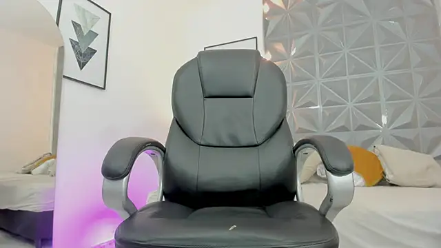 Ricky Owens1 online show from November 2025 06:30:01 PM