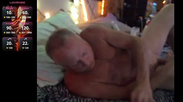 Snapshot of Pussyeat2please chatting on June 2026 08:35:01 AM Pussyeat2please online show from June 2026 08:35:01 AM