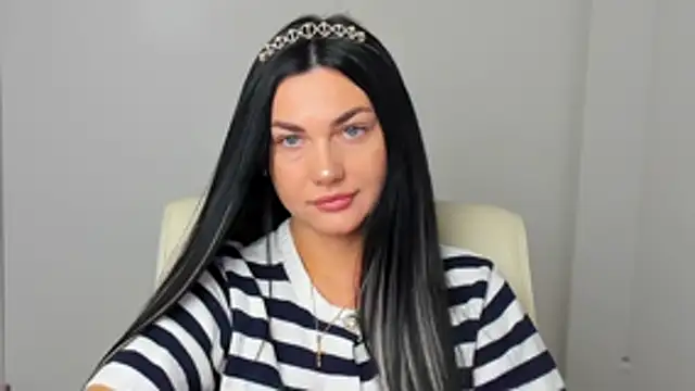 Lune Moon online show from December 2025 06:40:02 AM