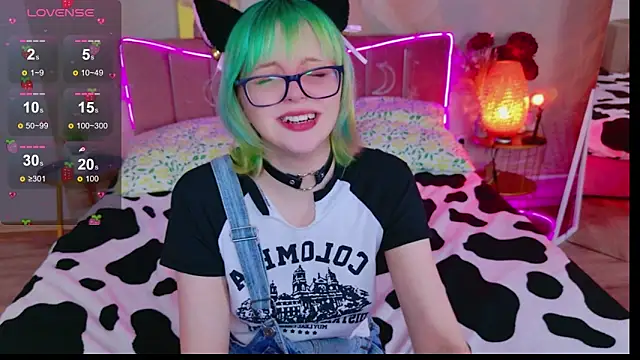 CoralineYoung online show from April 2026 08:24:01 AM