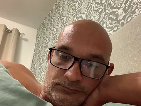 Snapshot of halfcastlad chatting on September 2025 08:55:02 PM halfcastlad online show from September 2025 08:55:02 PM