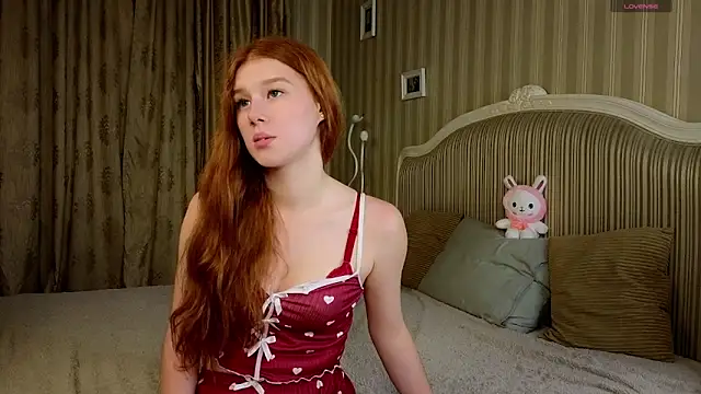 Juuulia  online show from September 2025 02:44:01 PM