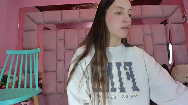 Snapshot of paula_miler1 chatting on February 2026 02:43:02 PM paula miler1 online show from February 2026 02:43:02 PM