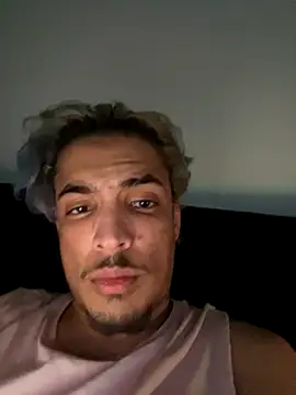 Snapshot of luluycoco chatting on November 2025 08:24:01 AM luluycoco online show from November 2025 08:24:01 AM