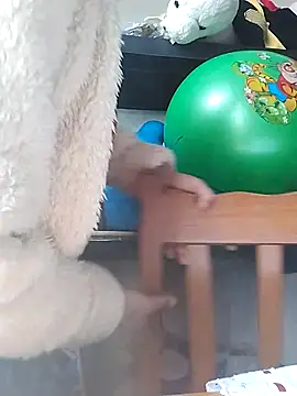 dyjaA online show from November 2025 10:04:02 AM