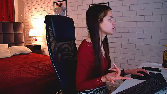 UliaNeer online show from April 2026 05:08:02 AM