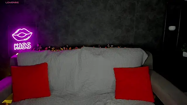 Agnes Wells online show from April 2026 01:11:02 AM