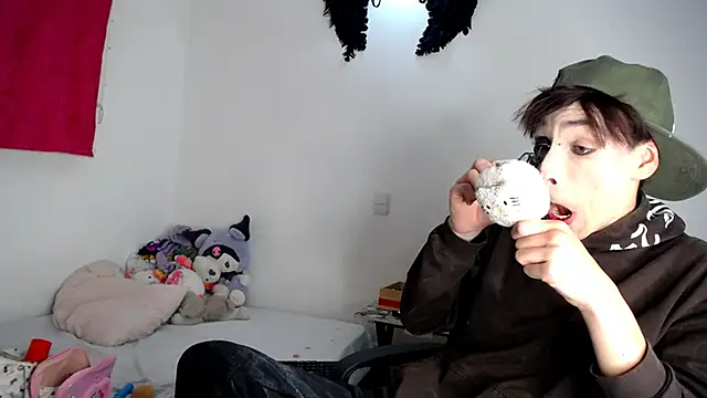 lucky stricke online show from October 2025 03:58:02 AM