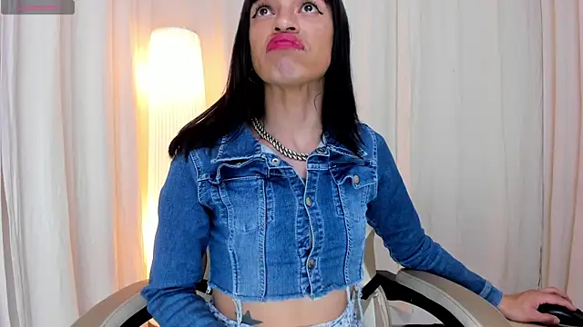 Alanakimura  online show from November 2025 08:31:01 PM