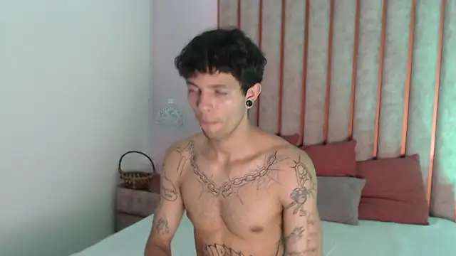 Snapshot of Enzo_Hunter chatting on September 2025 03:55:02 AM Enzo Hunter online show from September 2025 03:55:02 AM