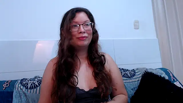 Snapshot of zoewhite2 chatting on December 2025 02:11:01 PM zoewhite2 online show from December 2025 02:11:01 PM