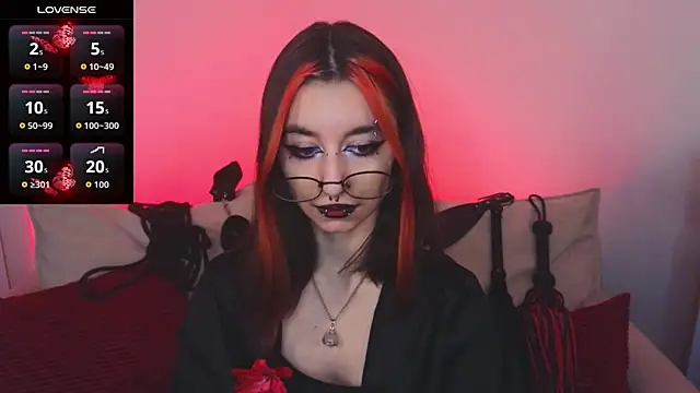 Snapshot of Mistress__Marcelline chatting on December 2025 10:20:01 AM Mistress Marcelline online show from December 2025 10:20:01 AM