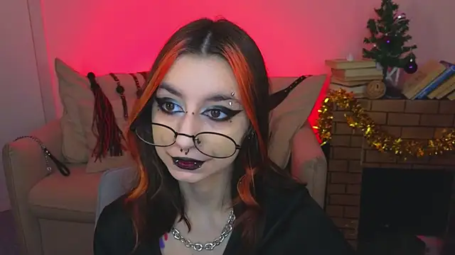 Snapshot of Mistress__Marcelline chatting on January 2026 09:35:01 AM Mistress Marcelline online show from January 2026 09:35:01 AM