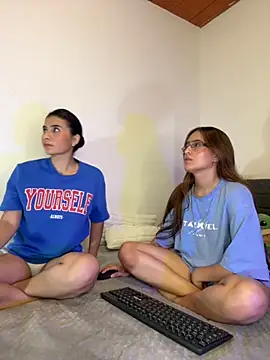 roxanne 03 online show from October 2025 04:24:01 AM