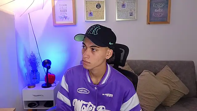 yulian vasquez online show from November 2025 12:26:01 PM