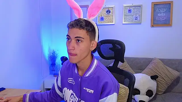 yulian vasquez online show from December 2025 12:22:02 PM