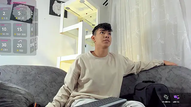 LoganTwink18 online show from September 2025 01:24:02 PM